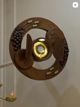 Interior sagrado de oração.